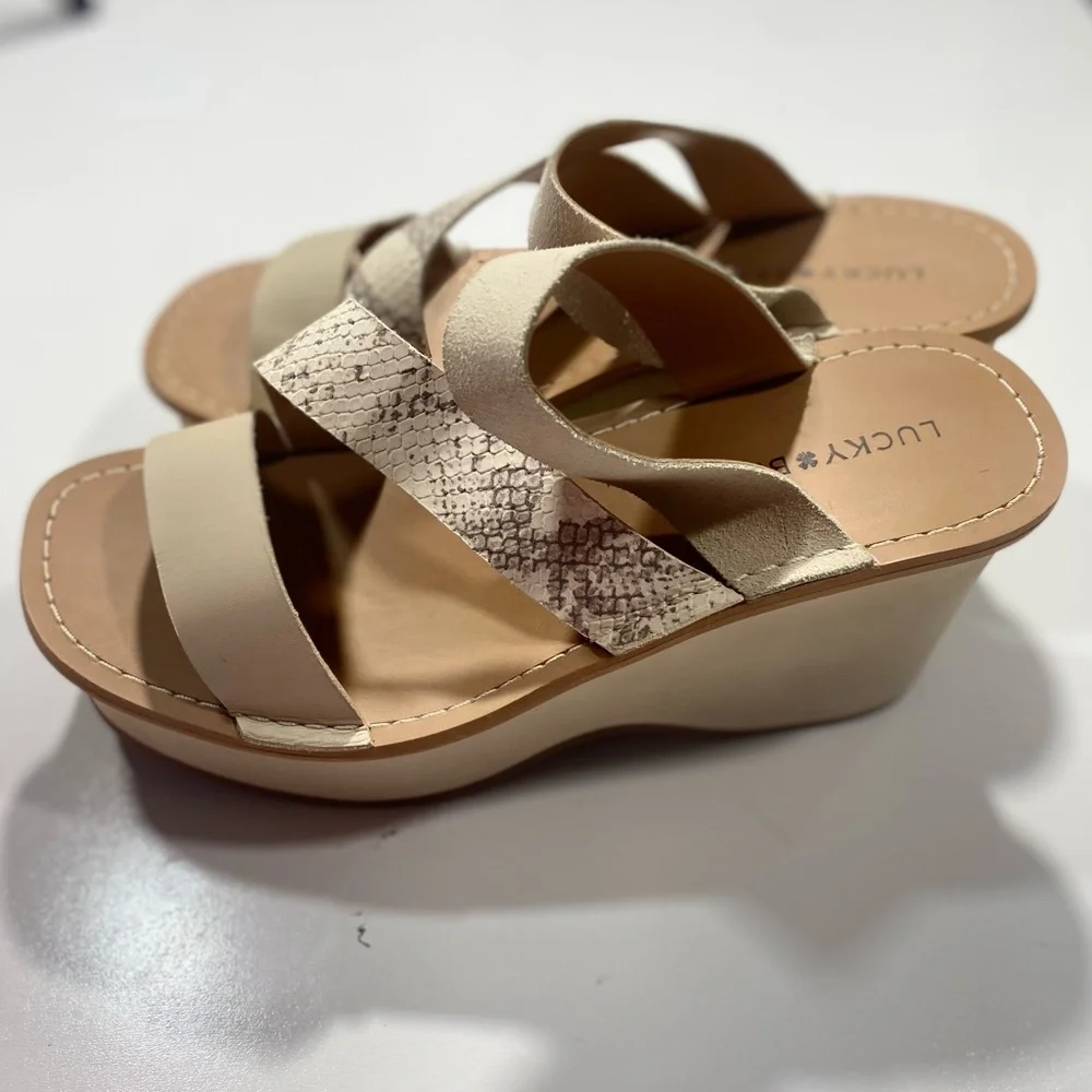 Lucky Brand Mimya Leather Chunky Platform Open Toe‎ Slip On Wedges NWOT Size 9